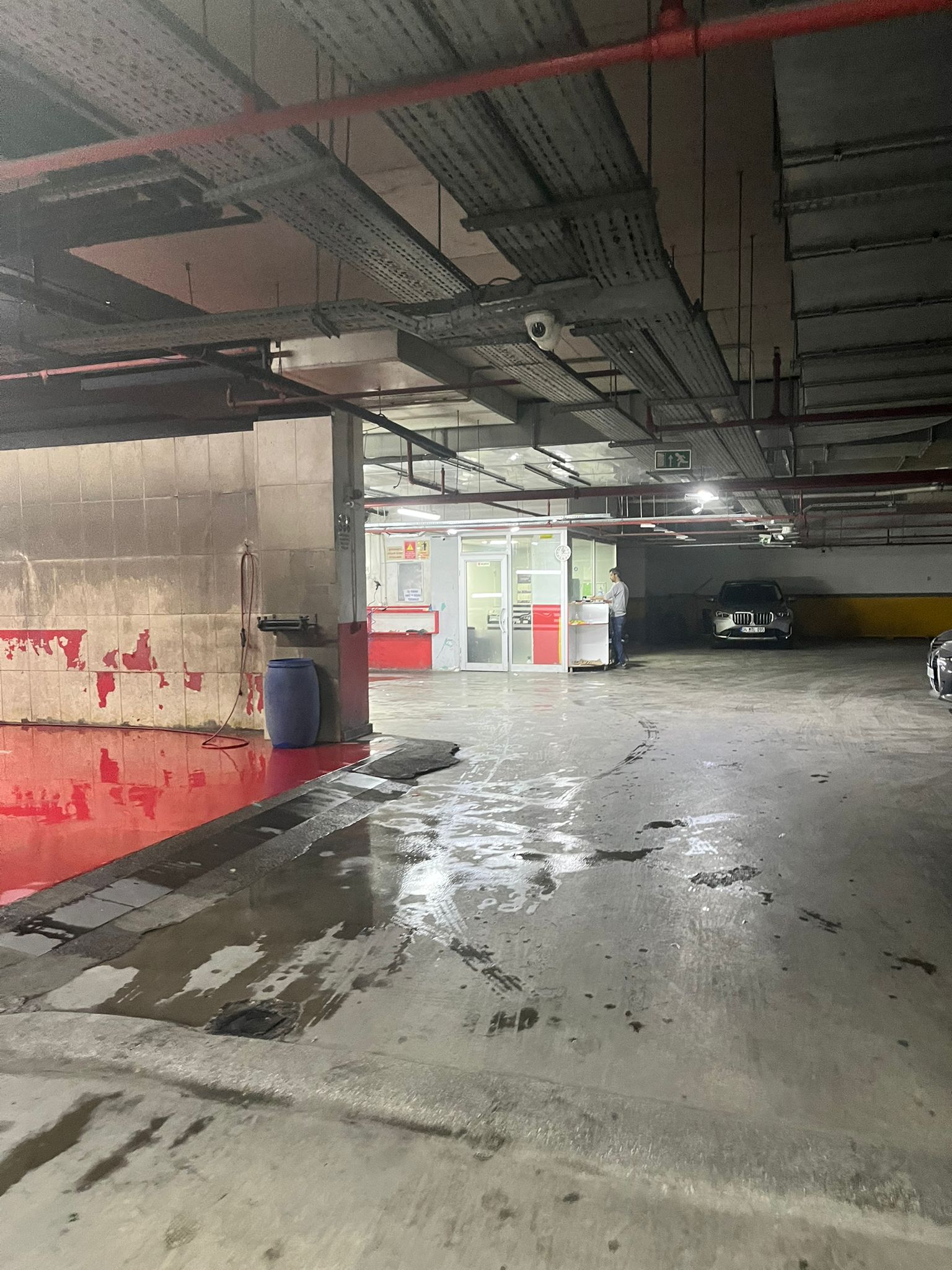 BLACK & WHITE OTO YIKAMA - ARMA KULE / ÇUKURAMBAR